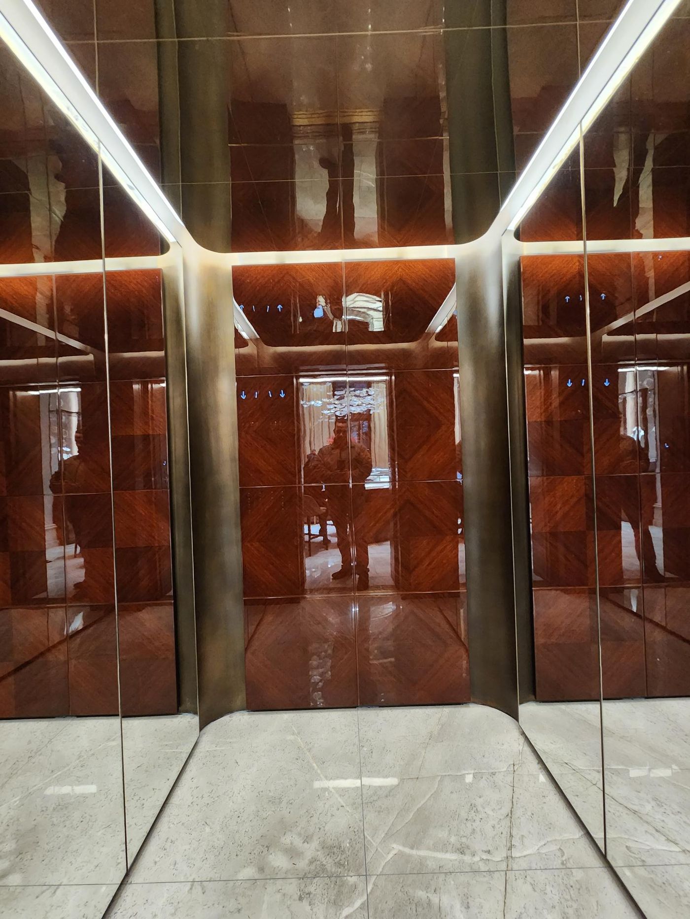 Chopard Flagship elevator cab — Vertice
